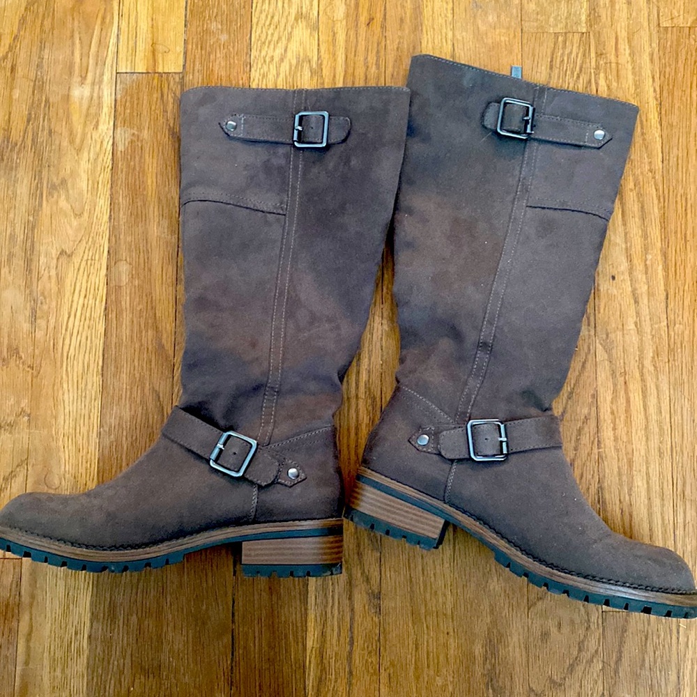 Kenneth Cole zip up boots